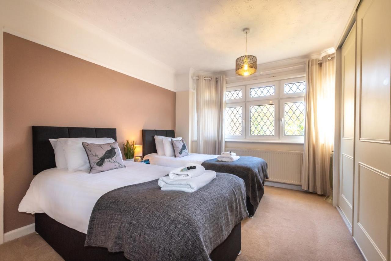 Cheerful 3-Bedroom Douglas House With Patio Southampton Exteriör bild