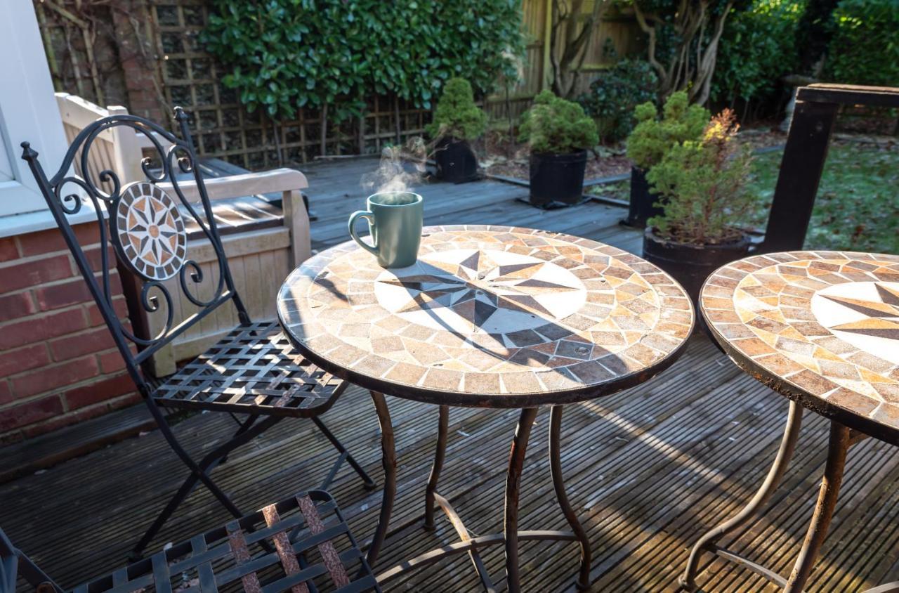 Cheerful 3-Bedroom Douglas House With Patio Southampton Exteriör bild