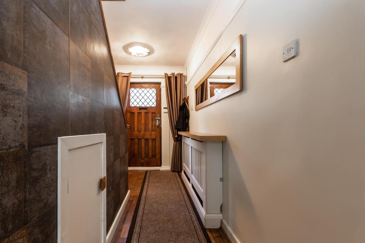 Cheerful 3-Bedroom Douglas House With Patio Southampton Exteriör bild