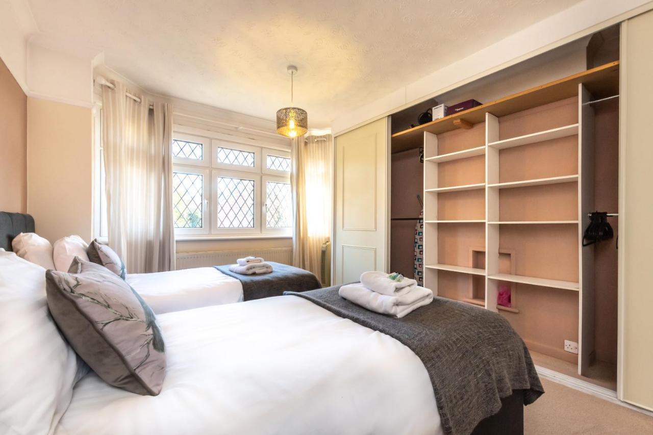 Cheerful 3-Bedroom Douglas House With Patio Southampton Exteriör bild